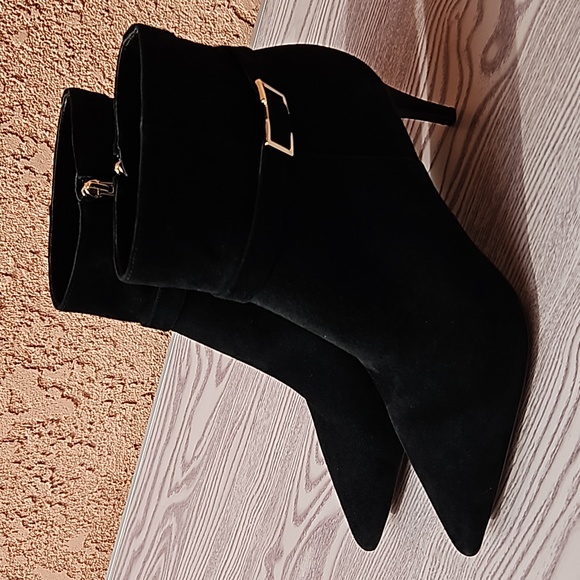 Nine West black suede pointed ankle booties size: 12 - Picture 12 of 17
